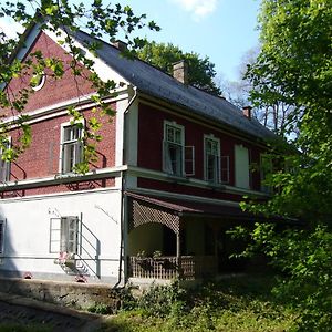 Hotel Kalmár Vendégház-Vadászház à Tornyiszentmiklos Exterior photo