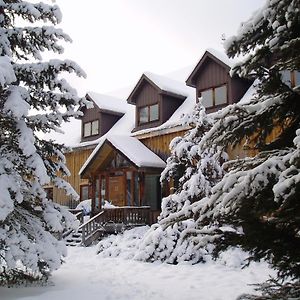 La Grange Country Inn Wakefield Exterior photo