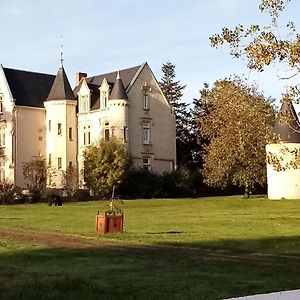 Bed and Breakfast Château de LABROSSE à Saint-Varent Exterior photo