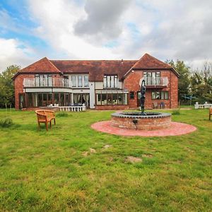 Bed and Breakfast Barnfields Retreat à Little Clacton Exterior photo