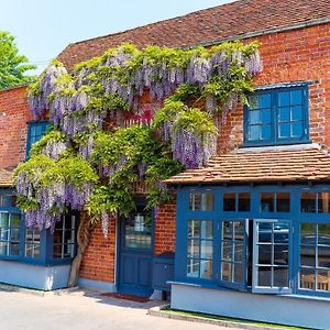 Bed and Breakfast The Broad Leys à Aylesbury  Exterior photo