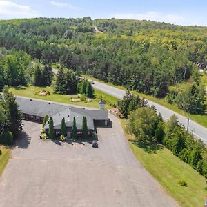 Hotel Auberge Pique Nique à Shawinigan Exterior photo