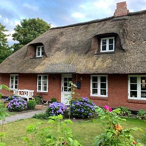 Villa Nordsee-Traum Unter Reet à Almdorf Exterior photo