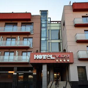 Hotel Tolea Targoviste Exterior photo
