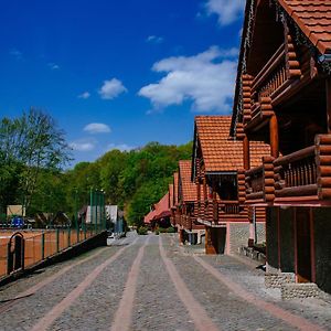 Hotel Toursit Complex Polyana Kvasova Exterior photo