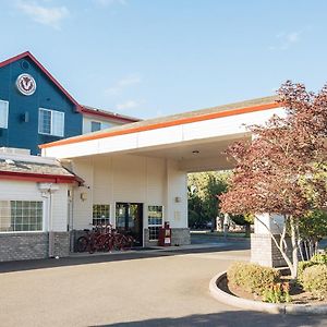 Red Lion Inn&Suites McMinnville Exterior photo