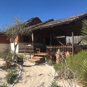 Hotel Mada Surf Ranch à Anakao Exterior photo