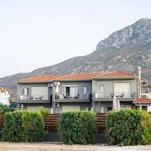 Isola Apartments Xylokastro Exterior photo