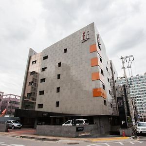 Suwon Reve Hotel Exterior photo