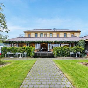 The Grand Hotel & Bar - Akaroa Exterior photo