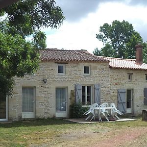 Bed and Breakfast La Gauviniere à Liez Exterior photo