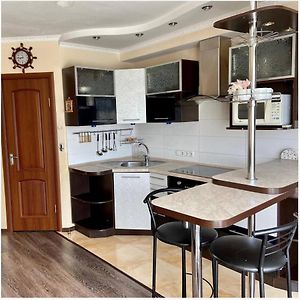 3-Bedroom Apartment Most City Area Dnipro Exterior photo