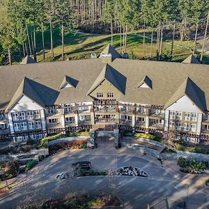 Fairways Hotel On The Mountain Langford Exterior photo