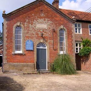 Villa The Methodist Chapel à Whiteparish Exterior photo