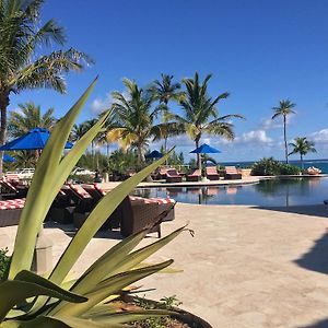 Hotel Sky Beach Club à Governor S Harbour Exterior photo