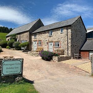 Villa The Nook At Pentregaer Ucha, With Tennis Court & Lake. à Oswestry Exterior photo