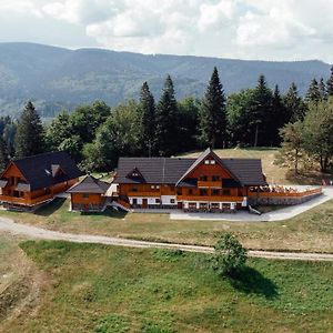 Hotel Wellness Penzion Kralov Dvor à Cremosne Exterior photo