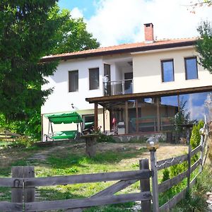 Villa Къща За Гости “Ния” à Smolyan Exterior photo