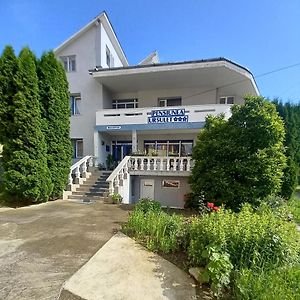 Hotel Pensiunea Ursulet à Piatra Neamţ Exterior photo