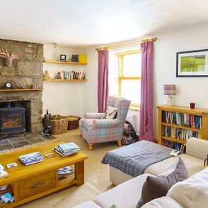 Villa Milne'S Brae, Cosy, Comfortable And Centrally Located In Beautiful Braemar Exterior photo