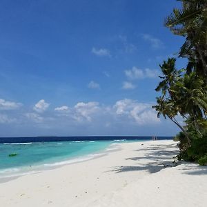 SUNSET BEACH AT CORNERSTAY Fodhdhoo Exterior photo