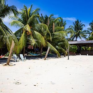 Hotel Bushman Tioman à Kampong Juara Exterior photo