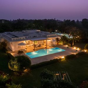 Whispering Palms By Stayvista - Pool-View Villa With Boutique Interiors, Terrace & Lawn Alībāg Exterior photo