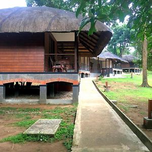 Hotel The Hills Wellness Estate à Orani Exterior photo