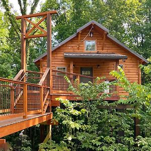 Villa Treehouse #0 By Amish Country Lodging à Millersburg Exterior photo