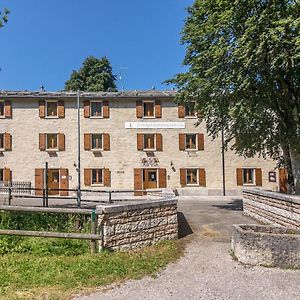 Hotel Locanda Alpina A 1250 Mt à Ala Exterior photo