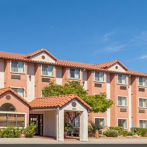 Days Inn By Wyndham Camp Verde Arizona Exterior photo