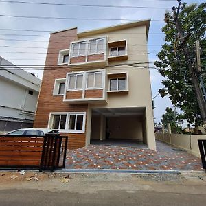 Appartement Nimet Residency à Kochi Exterior photo