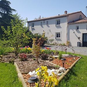 Bed and Breakfast La Grange d'Hélène à Cholet Exterior photo