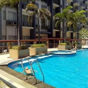 Budget Apartment Manila Across Manila Airport T3 Exterior photo