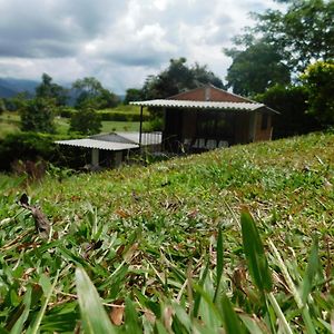 Hotel Casa Campo Alojamiento Campestre Para Descanso En Calarca Quindio à Potosí Exterior photo