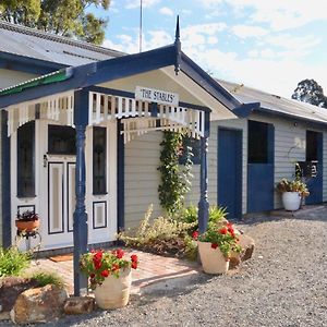 Hotel The Stables à Wandin North Exterior photo