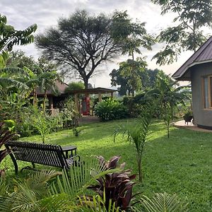Hôtel Tulivu Kilimanjaro Retreat à Msaranga Exterior photo