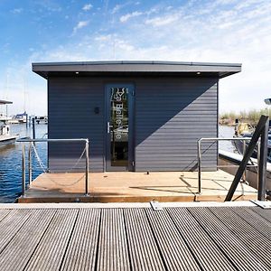 Hotel Beautiful Houseboat In Marina Of Volendam Exterior photo