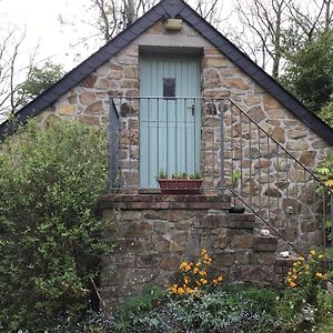 Appartement Cozy Camborne Studio Retreat With Two Single Beds Exterior photo