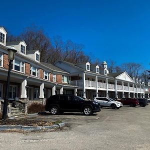 Inn On The Hudson Peekskill Exterior photo