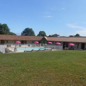 Bed and Breakfast L'Auberge à Abjat-sur-Bandiat Exterior photo