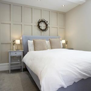 Appartement The Courtyard By Chateau Anna, Central York - Free Parking Exterior photo