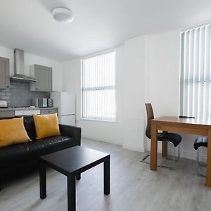 Platform Stadium Apartment With Parking Kingston upon Hull Exterior photo