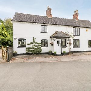 The White Cottage Burton-upon-Trent Exterior photo