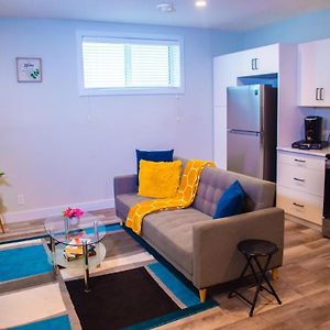 Appartement Air & Road Travelers' Perfect Spot! + Full Kitchen à Regina Exterior photo