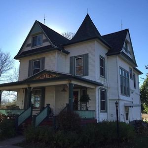 Victorian Lace B&B Marion Exterior photo