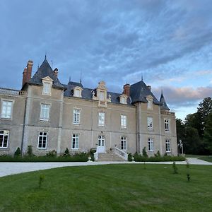 Château de St-fulgent, gîte La Tour Saint-Fulgent Exterior photo