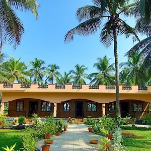 Hotel Shimmering View à Kalyānpur Exterior photo