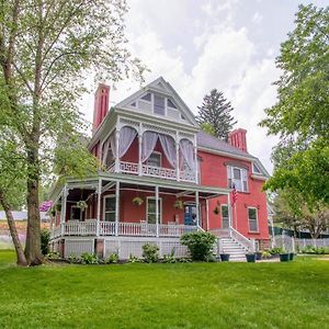 Bed and Breakfast Hatch House Bed & Breakfast à Towanda Exterior photo