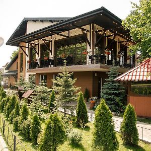 Hotel Near The Lake à Lviv Exterior photo